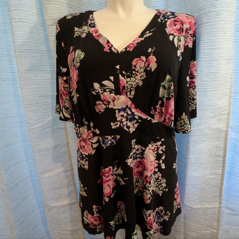 Torrid Black Floral Blouse with Pink Accents - Size 3x